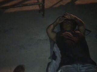 le cancelo el trabajo hecho al obrero con una rica mamada y una buena follada