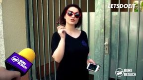 Sina Velvet Enjoys an Intimate Moment with a Lucky Fan - LETSDOEIT