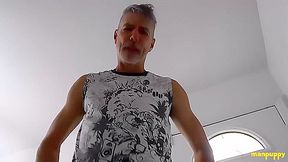 ManPuppy: Giant Richard Lennox got a naughty surprise from his tiny ex