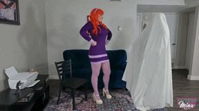 Daphne Blake Bound and Gagged By Ghosts! (WMV format)