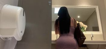 Camera Amateur in Public Toilet