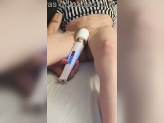 4K Solo Close Up Masturbating With A Wand and Cumming Multiple Times - Richelle Rose