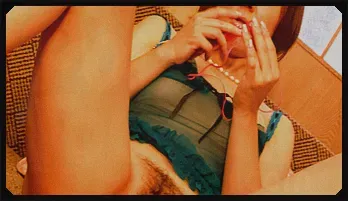 Hot fuck babe in lingerie rubbing and dildo plugging her snatch