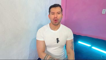 Chacalon dotado 21cm le rellena el culo de un militar musculoso a pelo en los arbustos de un parque