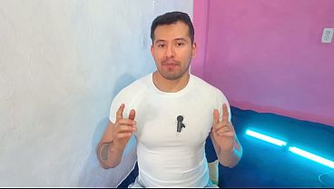 Chacalon dotado 21cm le rellena el culo de un militar musculoso a pelo en los arbustos de un parque