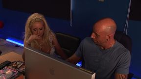 savannah gold s pussy gets a good jackhammering before she swallows