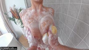 Summer Renee Gets Her Insides Massaged In The Shower