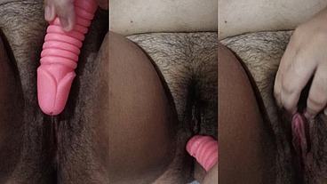 ESFREGO O DILDO NA MINHA BUCETA VIRGEM IMAGINANDO UMA PIROCA SE VERDADE