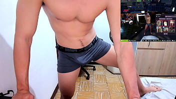 Un cuerpo real, un personaje virtual&hellip_ pero el deseo es el mismo bailando desnudo