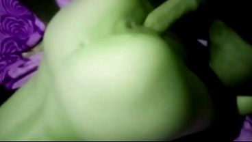 Olga se prende a mamarla, Olga es muy puta, se prende a mamarla, pide pija y se re la banca