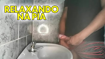 Ejaculando Para Aliviar a Tens&atilde_o do Dia