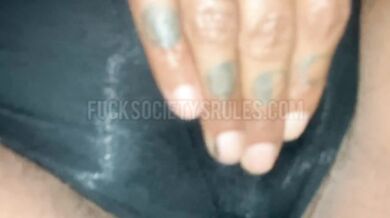 squirting thru her shorts