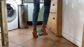 KIRA COOKING IN HER BIRKENSTOCK SLIPPERS - MP4 HD