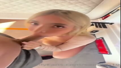 Vanessa Bohorquez Has Sex Standing Up