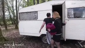 Rich mature bourgeoise gets hard anal fucked in the garden by her gardener