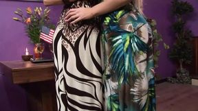 Lesbians lick pussies