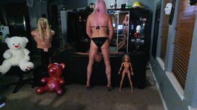 JoeyBikini Sexy Bikini Butt in a Black Bikini with Dolls