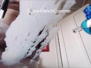 Au bureau trop excité grosse ejac plus de 20 jets