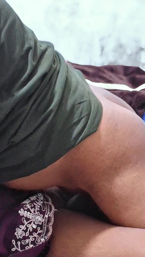 Indian Sexy Fucking In Bedroom In Green Saree   Clip 1