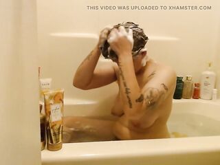 Short Sexy Hair Lathered up Shampooed