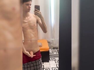 Slim jaw cracks with dong size