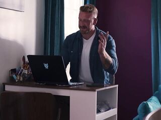 "DON'T LOSE YOUR STREAK!" Duolingo breaks into my abode and SCREWS ME - Little Puck