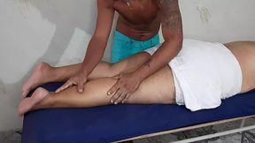 un buen masaje de tetas para una hermosa madura