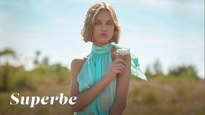 Ukrainian blonde Hannah Ray shows off her natural beauty