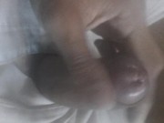 Me hago una buena paja y casi me descubre mi madre