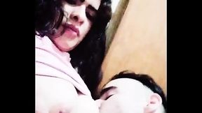 &iexcl_Probando sus tetas!