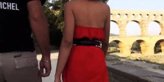 elle se fait sodomiser par des inconnus