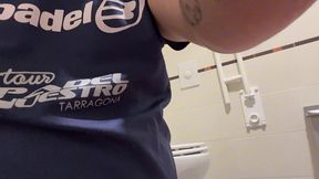 follada en bano publico, camarera se dejo follar