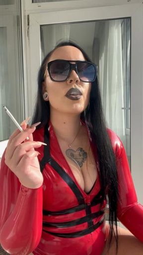 Sexy smoking Goddess in hot Latex!🥵🔥