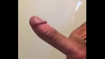 Batendo punheta esposa filmando