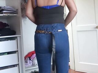 I love showing off my booty so my stepson can wank and cum in front of me