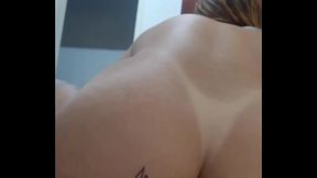 Depois de assistir eu me exibindo na chamada ele quis socar na minha Buceta e deixou ela cheia de porra