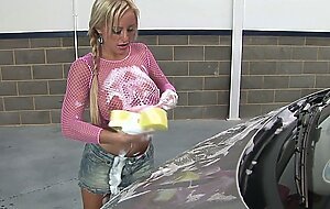 Savannah Gold And Francesca Have A Threesome In A Car And Cum Swap- Titopia