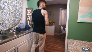 Interracial sexo oral, masturbação, ejaculação, montando, sem camisinha, fodendo, flagrado, músculo – jovens amadores Hatler Gurius e Joey Mills com pênis grandes fodendo o cu