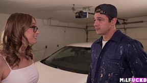 Mature MILF trades car repairs for anal and twat pleasure
