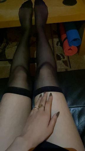 mmm im taking off my thigh highs 🤭