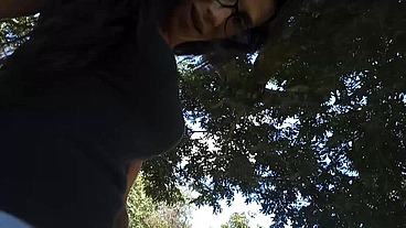 Sai pra passear de manhã no parque e o tesão me fez gozar na linha do trem