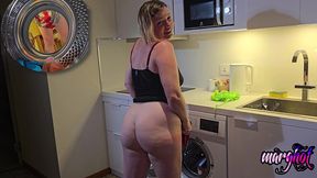 defonce anal la tete dans la machine a laver