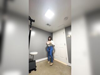 Hawt trans CD in hot constricted jeans. Giant booty large knob and boobs