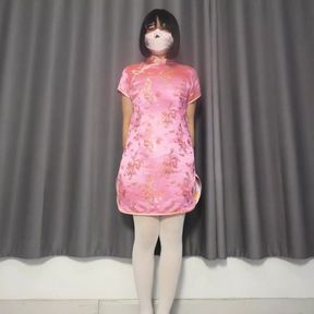 Sis-k on Pink Chinese Dress Try on Three Size of Anal Plug Ep1: Small and Medium Size Anal Plugs