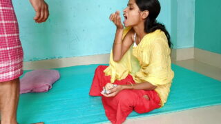 Penetração anal intensa para uma vadia gostosa de 18 anos