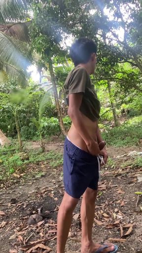 Young Pinoy Twink Jerks off Secretly Outdoors