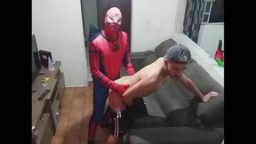 fodendo com o homem aranha no carnaval