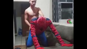 fodendo com o homem aranha no carnaval