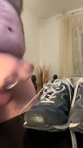 Cuming on My Shoes