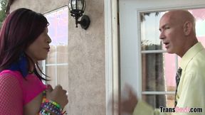 ”Amazingly big breasted redhead tbabe banged quickly in guesthouse”